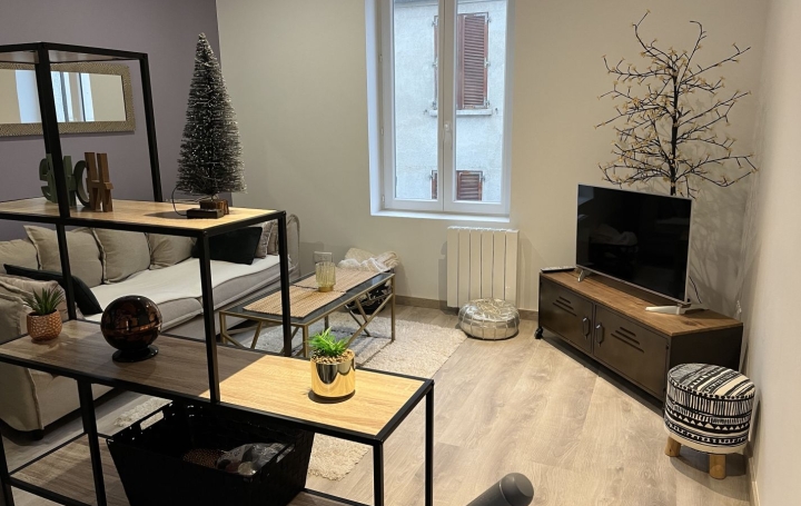 Maison MARINES 41 m2 760 € Maison MARINES 41 m2 760 €